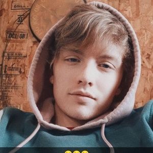 Meet your Posher, Dakota